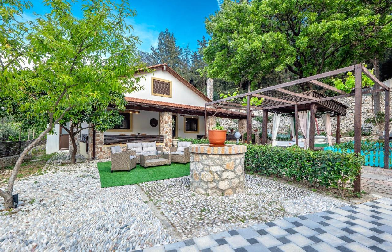 Villa Rafaela Koskinou  외부 사진